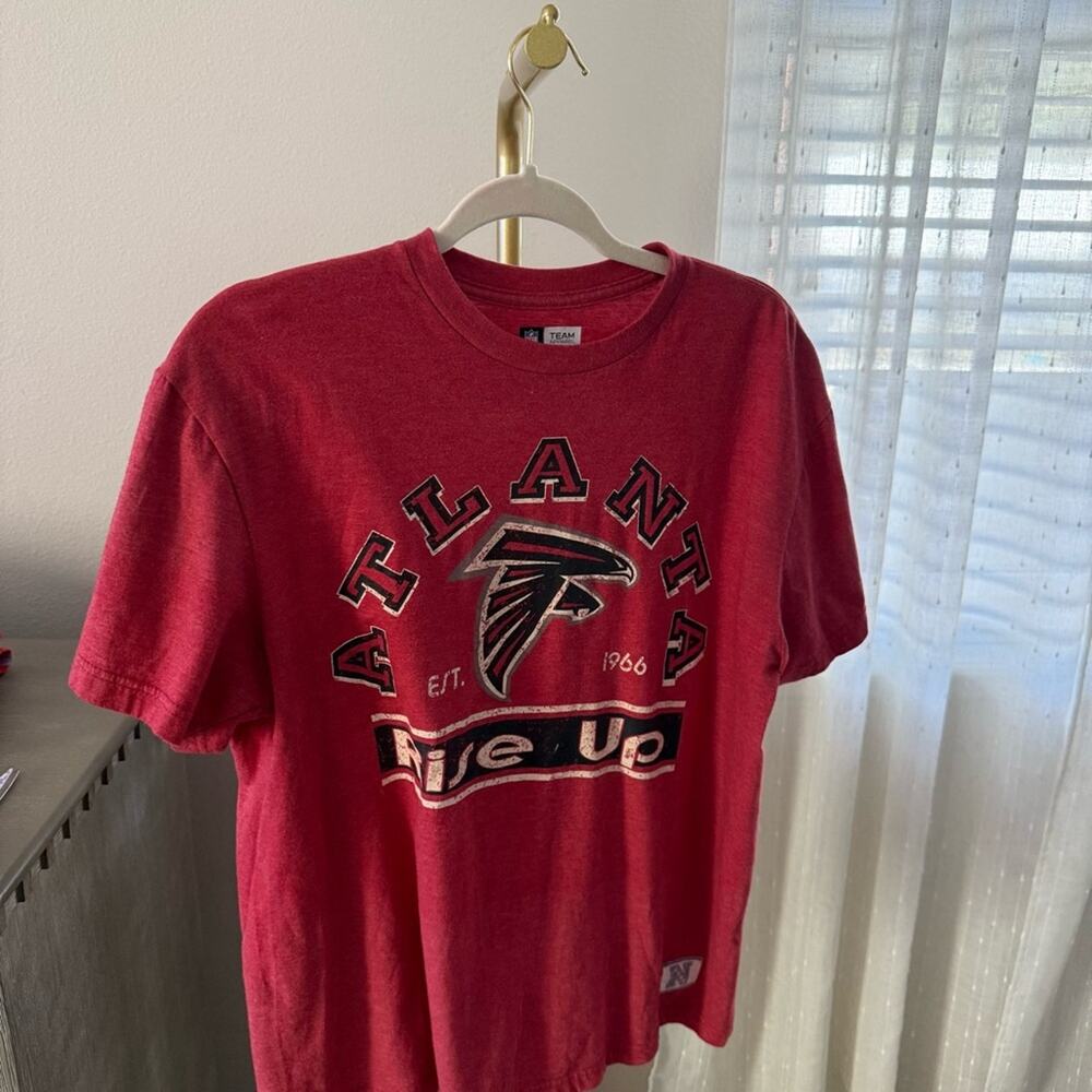 NFL Atlanta Falcons Red Short Sleeve Tee - Picture 3 of 5